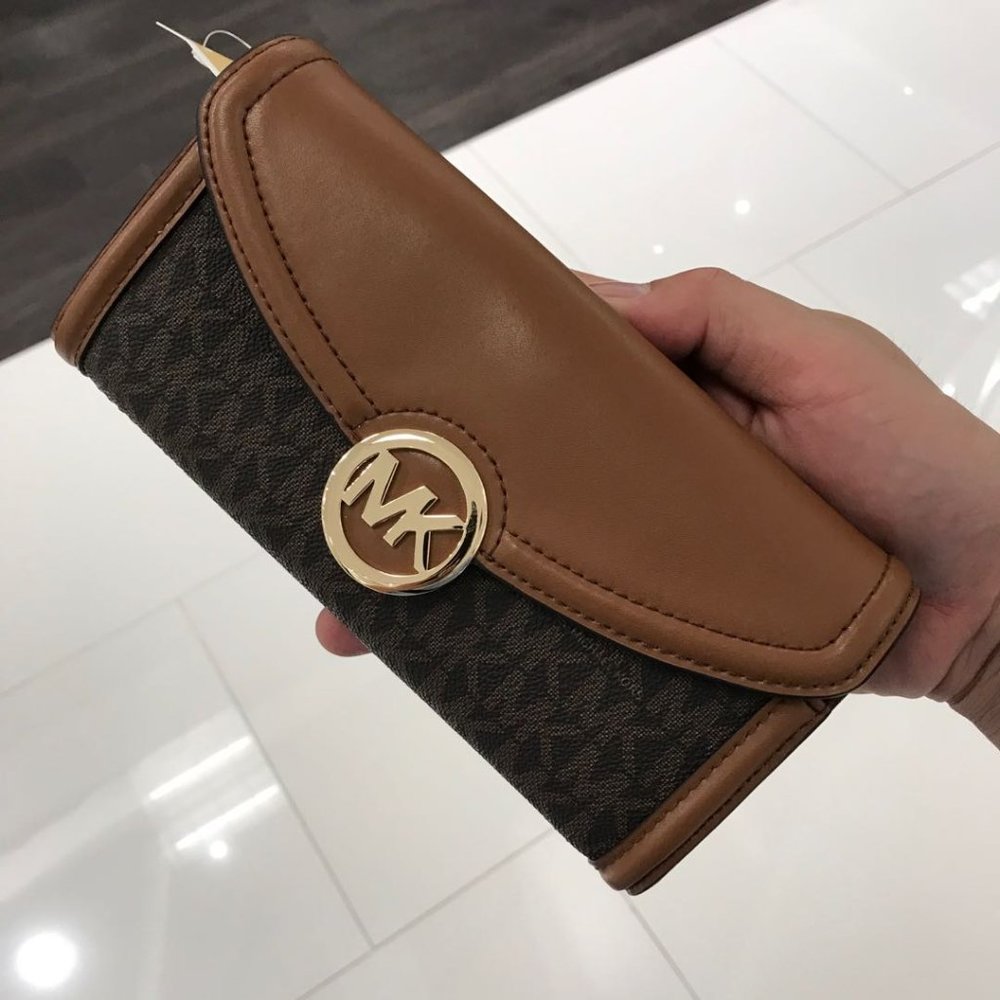 Michael Kors Fulton Flap Large Continental Wallet